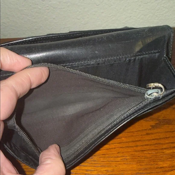 Salvatore Ferragamo Leather Continental Wallet - Picture 15 of 16